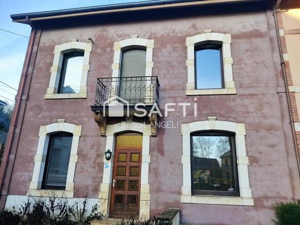 Maison jumelée de caractère très bien entretenue!