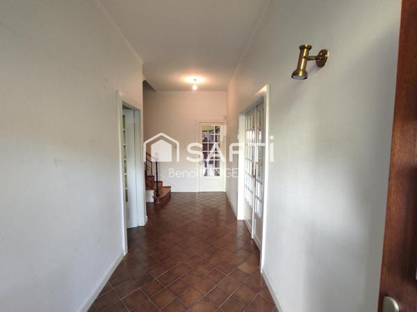 Maison jumelée de caractère très bien entretenue!