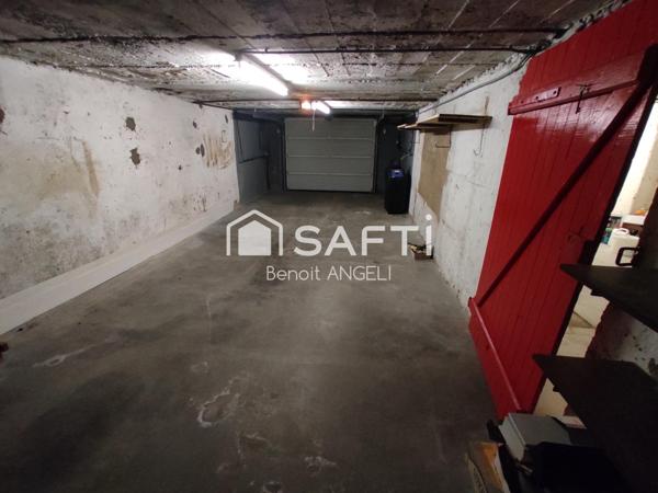 Maison jumelée de caractère très bien entretenue!