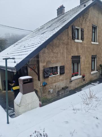 Maison à fort potentiel d'agrandissement et d'aménagement aux portes des frontières !