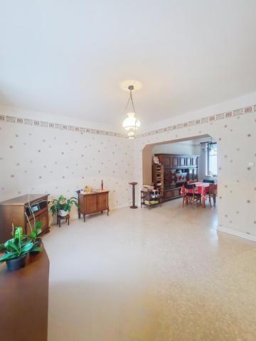 Maison à fort potentiel d'agrandissement et d'aménagement aux portes des frontières !