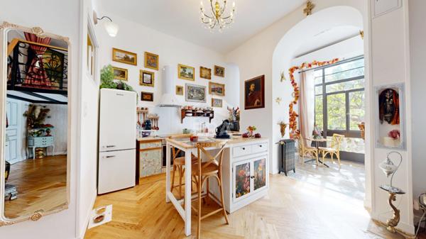 NICE - FLEURS : JOLI LOFT PLEIN SUD AU CALME DONNANT SUR JARDIN PLEIN SUD