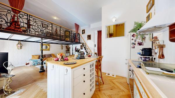 NICE - FLEURS : JOLI LOFT PLEIN SUD AU CALME DONNANT SUR JARDIN PLEIN SUD