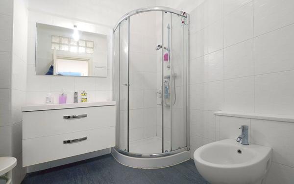 Appartement à vendre    2 pièces • 44 m2 Nice
