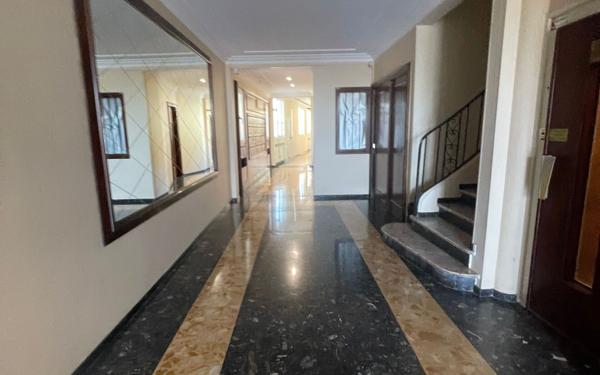 Appartement à vendre    2 pièces • 44 m2 Nice
