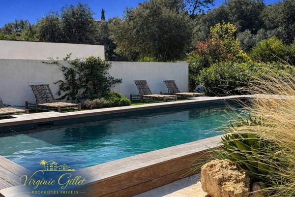 Villa contemporaine de plain-pied invite à quelques minutes des plages de Pinarello