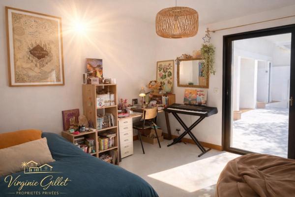 Villa contemporaine de plain-pied invite à quelques minutes des plages de Pinarello