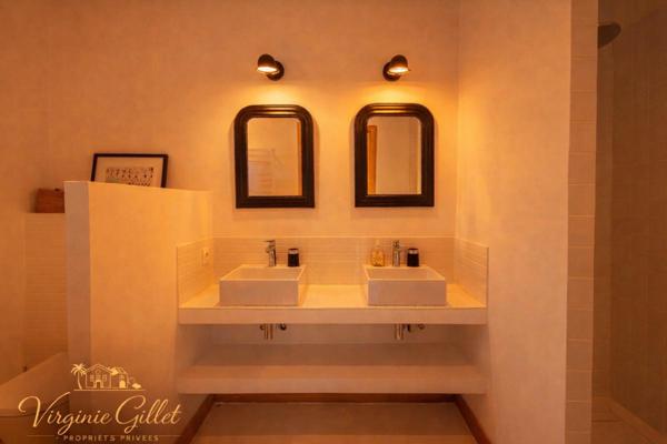 Villa contemporaine de plain-pied invite à quelques minutes des plages de Pinarello