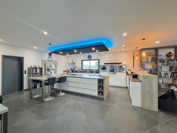 À VENDRE : COUP DE COEUR PROCHE DE BELPECH MAISON RECENTE AVEC PISCINE ET JARDIN