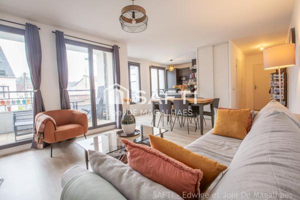 SUPERBE APPARTEMENT 4 PIECES-  86 M2- BALCON - CENTRE VILLE