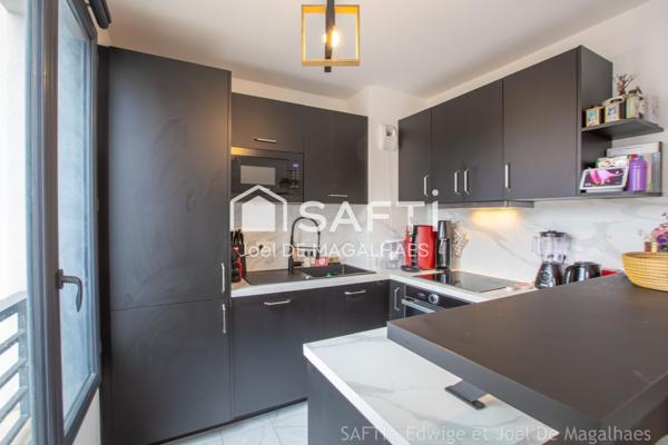 SUPERBE APPARTEMENT 4 PIECES-  86 M2- BALCON - CENTRE VILLE