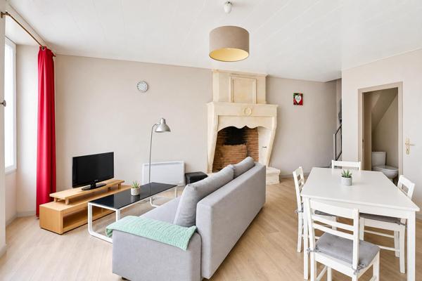 Idéal investissement locatif : Immeuble de 3 appartements dans une ville thermale à forte demande