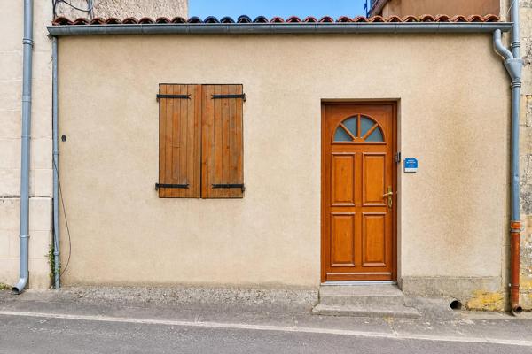 Idéal investissement locatif : Immeuble de 3 appartements dans une ville thermale à forte demande