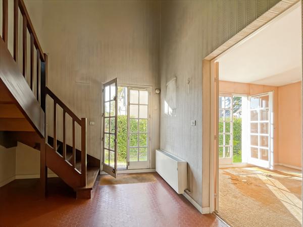 Maison spacieuse à vendre à Dammarie-les-Lys - 4 chambres et garage !