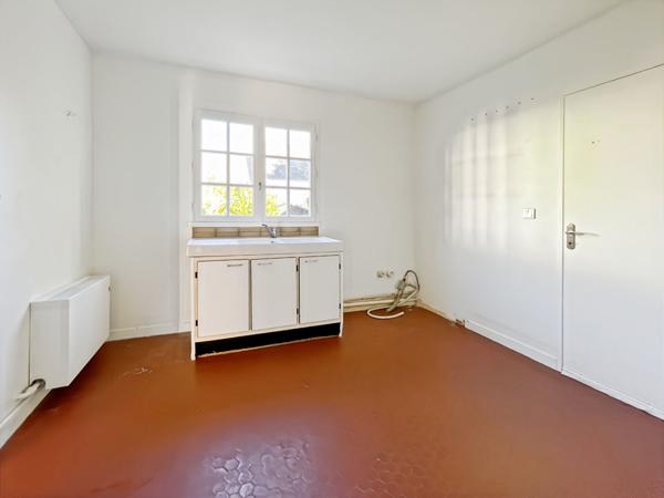 Maison spacieuse à vendre à Dammarie-les-Lys - 4 chambres et garage !