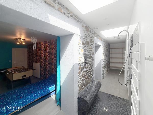 MAISON DE VILLAGE EN PIERRE – ENV. 180 M² – 4 CHAMBRES – GARAGE 36M²
