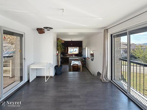 MAISON DE VILLAGE EN PIERRE – ENV. 180 M² – 4 CHAMBRES – GARAGE 36M²