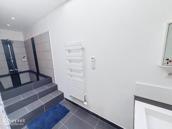 MAISON DE VILLAGE EN PIERRE – ENV. 180 M² – 4 CHAMBRES – GARAGE 36M²