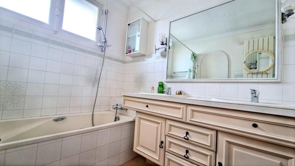 Maison 5 pièce(s) 3 chambre(s) 151.63 m²