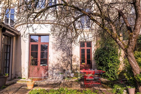Élégante maison de caractère 1850 avec jardin – Centre de Cognac
