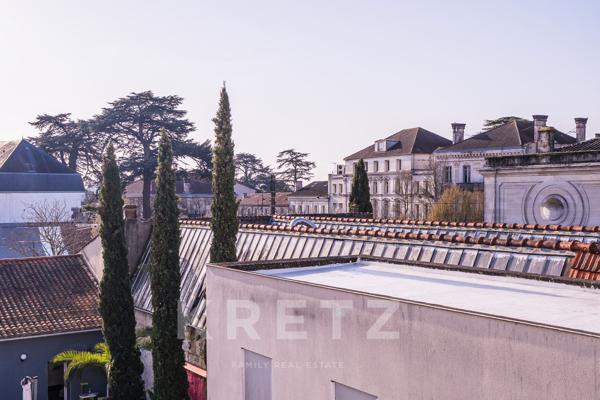 Élégante maison de caractère 1850 avec jardin – Centre de Cognac