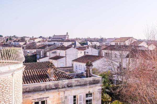 Élégante maison de caractère 1850 avec jardin – Centre de Cognac