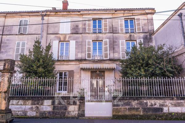 Élégante maison de caractère 1850 avec jardin – Centre de Cognac
