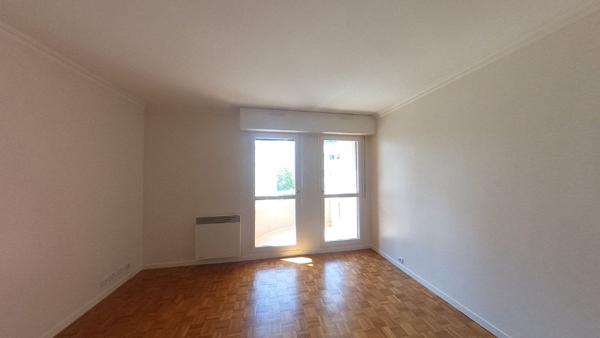 COURBEVOIE - Avenue du Parc - Appartement 2 pièces