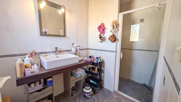 SUITE PARENTALE PISCINE ET BEAUX ESPACES