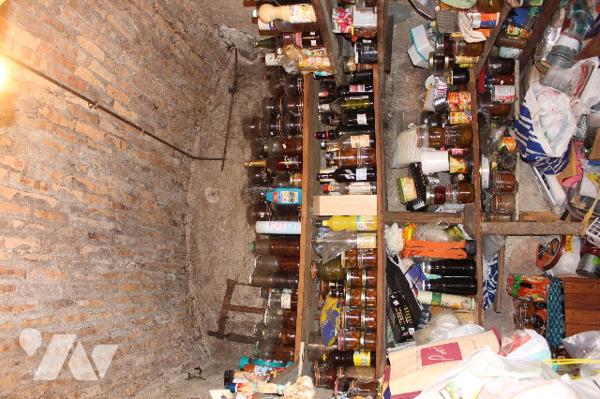 Maison mitoyenne d'un côté avec un garage sur 788m² de terrain, dont un jardin/potager de 300m²