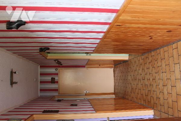 Maison mitoyenne d'un côté avec un garage sur 788m² de terrain, dont un jardin/potager de 300m²