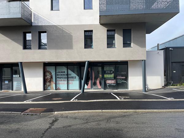 Local commercial neuf 230m² , Gouesnou