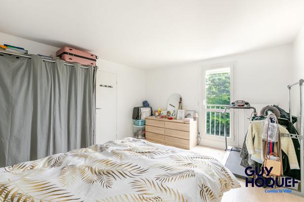 À vendre : Appartement 4 pièces à COMBS LA VILLE