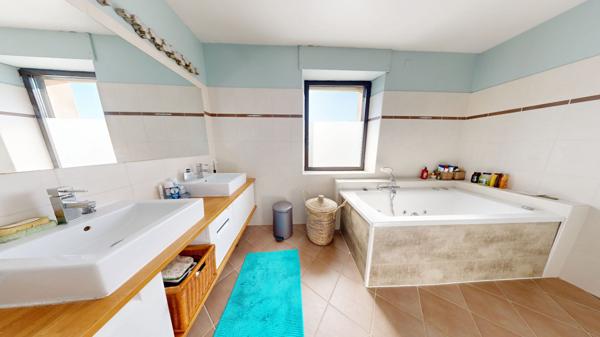 COURSAN - Superbe maison intemporelle aux portes de Narbonne !