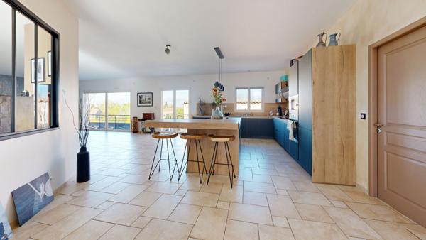 COURSAN - Superbe maison intemporelle aux portes de Narbonne !