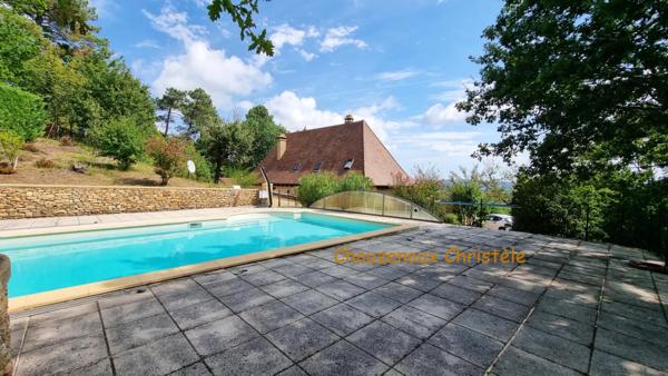 24200 Sarlat La Caneda :Maison et gîte, dépendances et piscine sur 5000m²