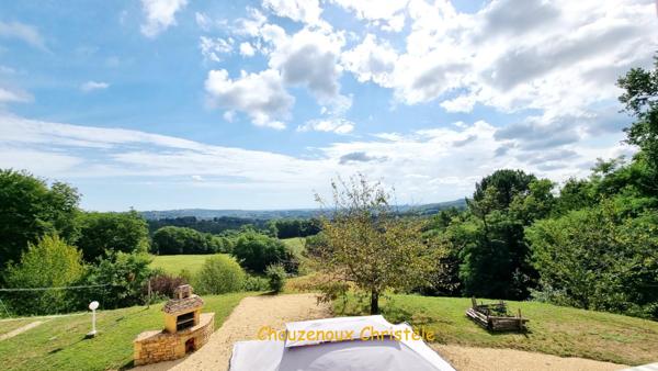 24200 Sarlat La Caneda :Maison et gîte, dépendances et piscine sur 5000m²