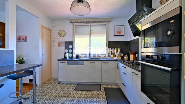 Maison
         5 pièces
        - 138 m² 345 000 € *