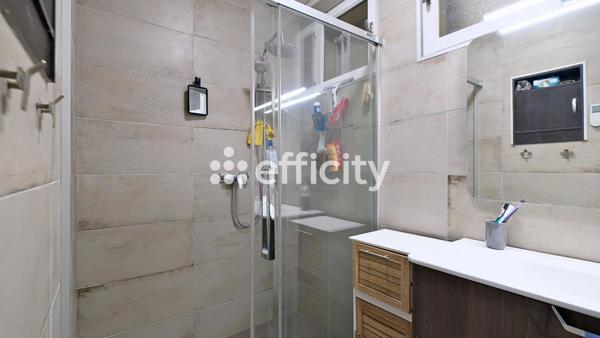 Maison
         5 pièces
        - 138 m² 345 000 € *