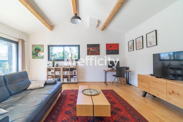 Maison
         4 pièces
        - 110 m² Bien prestige 630 000 € *