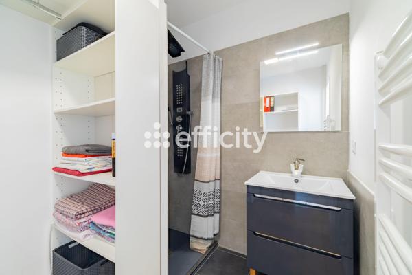 Maison
         4 pièces
        - 110 m² Bien prestige 630 000 € *