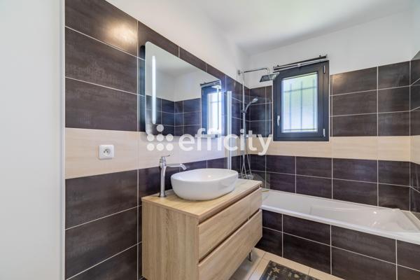 Maison
         4 pièces
        - 110 m² Bien prestige 630 000 € *