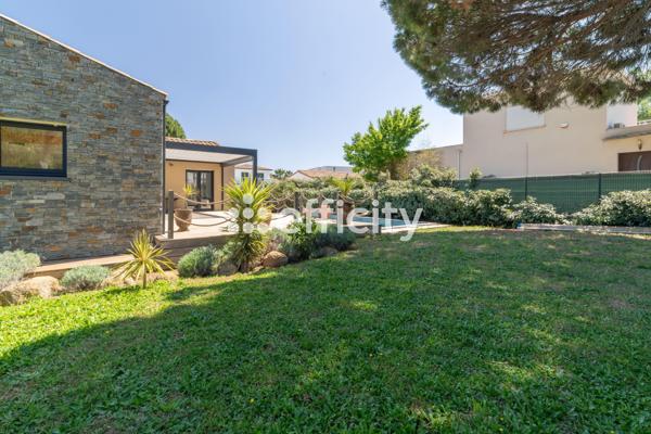 Maison
         4 pièces
        - 110 m² Bien prestige 630 000 € *