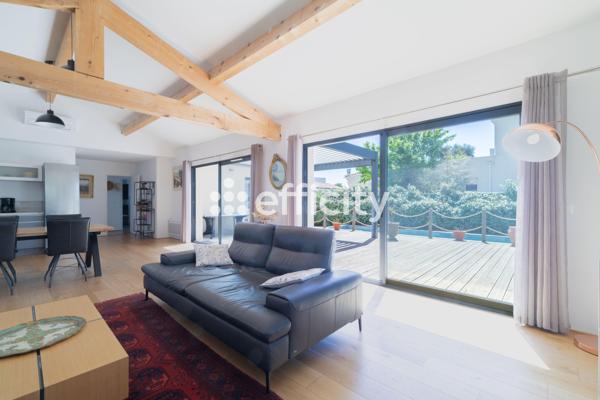 Maison
         4 pièces
        - 110 m² Bien prestige 630 000 € *
