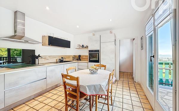 Maison à vendre    5 pièces •  Bons-en-Chablais