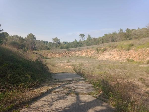 Terrain à vendre de 13 230M² TRANS EN PROVENCE (83)