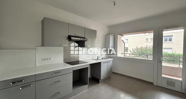 Location Appartement 5 pièces 101.2 m² - Nîmes 30900