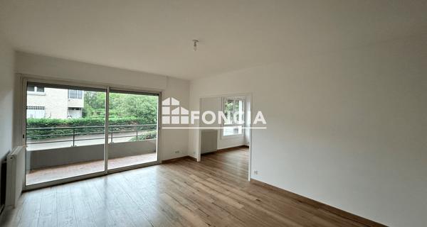 Location Appartement 5 pièces 101.2 m² - Nîmes 30900