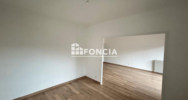 Location Appartement 5 pièces 101.2 m² - Nîmes 30900