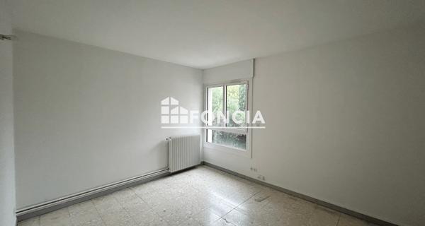 Location Appartement 5 pièces 101.2 m² - Nîmes 30900